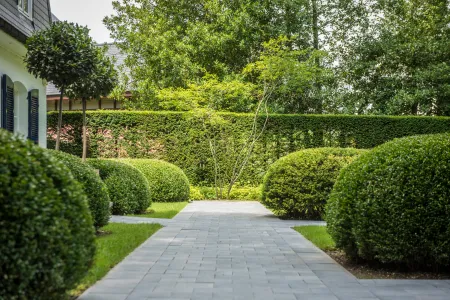 Riante woning met klassieke tuin en inkom 