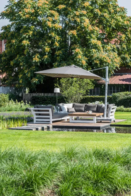 Woning met landschappelijke tuin inclusief zwemvijver 