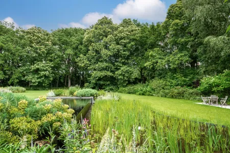 Groene tuin met zwemvijver in Keerbergen